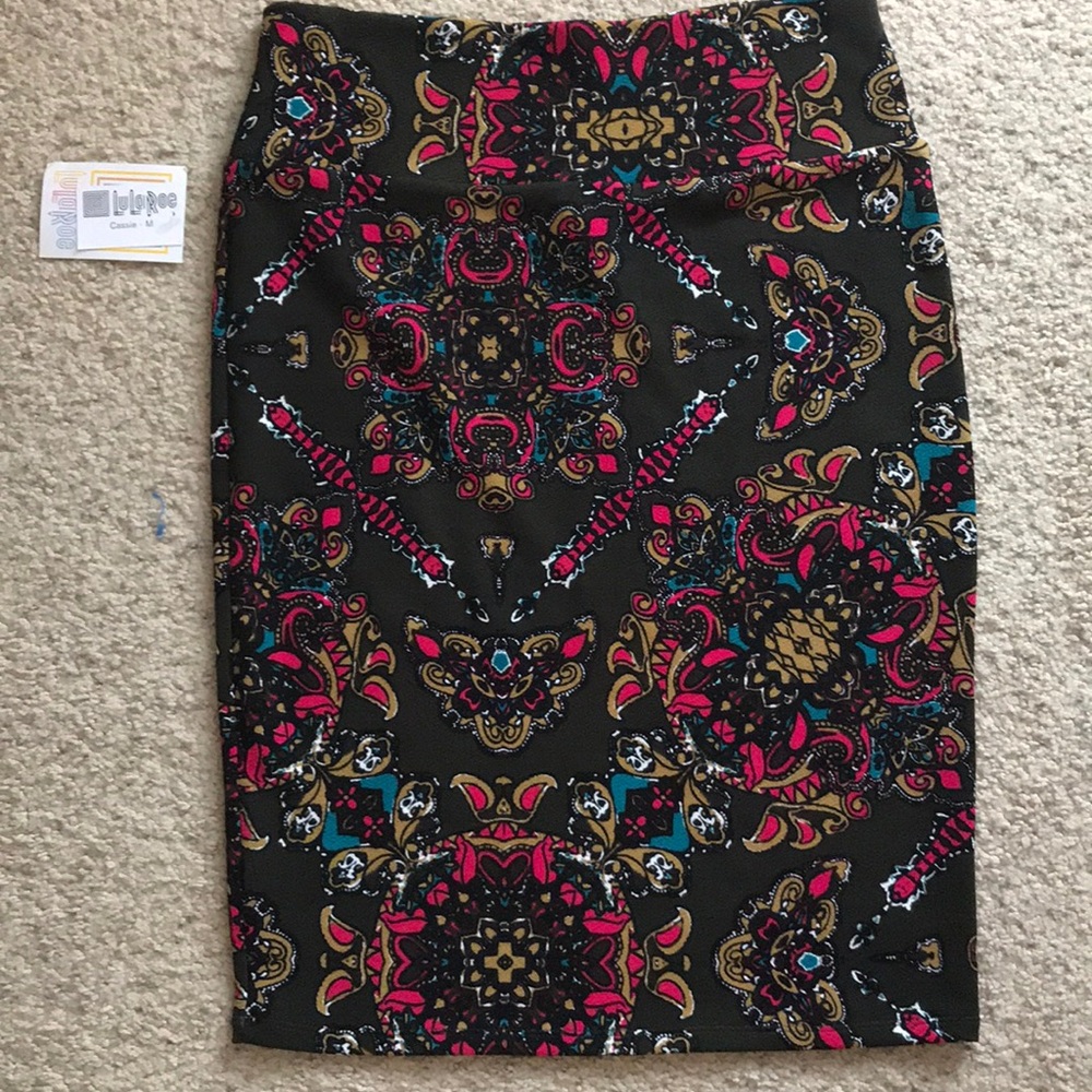 LulaRoe Cassie Skirt Size Medium NWT